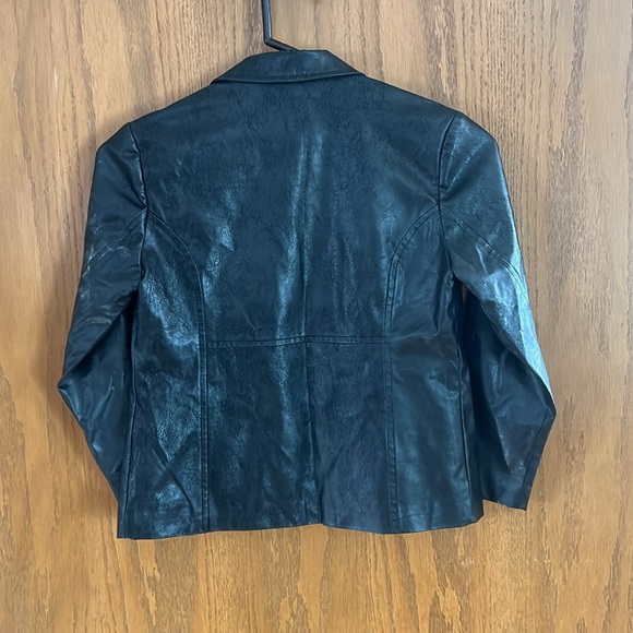 B & B collections - Picture 2 of 3